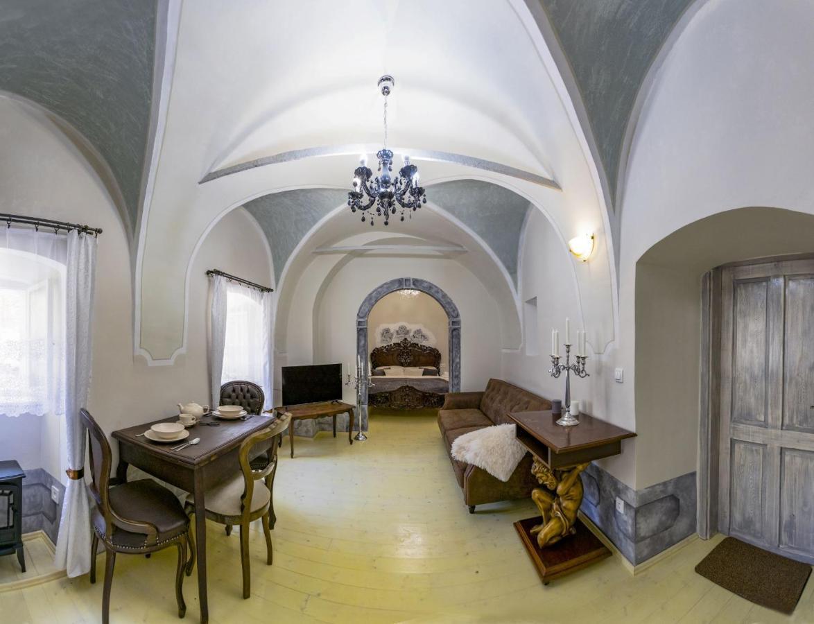 Apartman Charlotte V Dome So Studnou Na Streche Banská Štiavnica Eksteriør billede